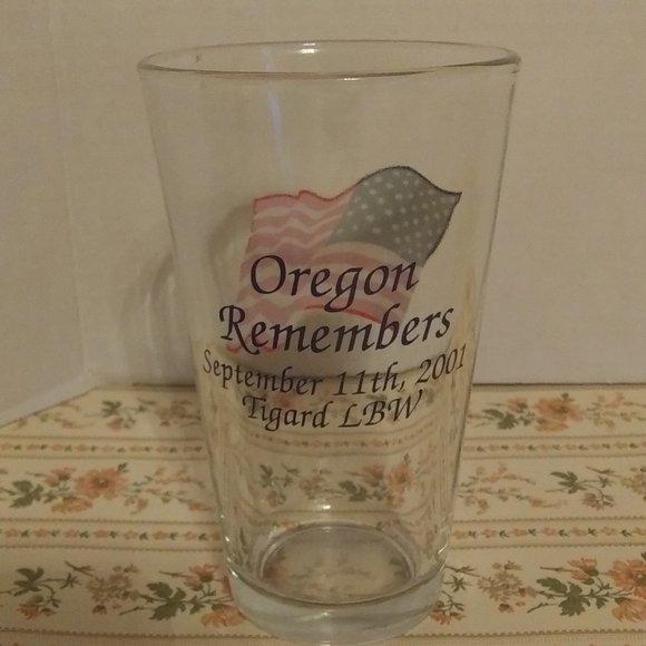 Oregon remembers 9/11 glass tumbler - Picture 2 of 6